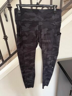 Lululemon Women’s Heritage 365 Camo Fast and Free HR Tight 28” Br